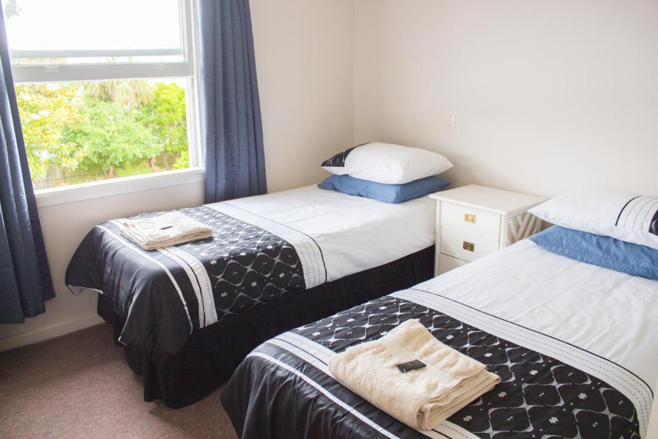 The Pier Lodge Bed And Breakfast Christchurch Exterior photo
