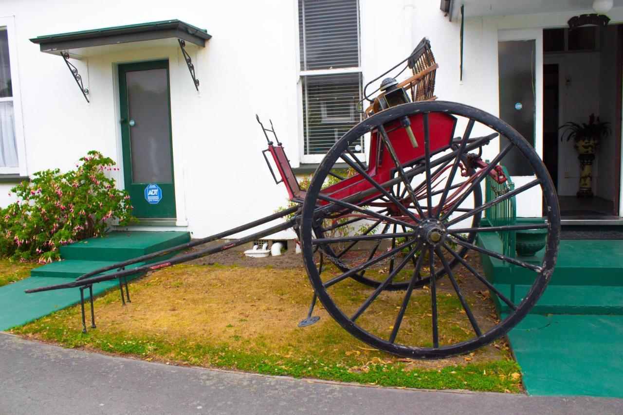 The Pier Lodge Bed And Breakfast Christchurch Exterior photo